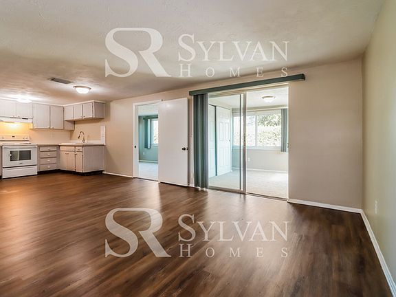 5th image of 2536 Almond Dr