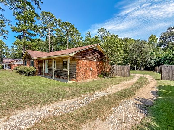 5th image of 1605 Forest Ln