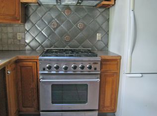 10 Old Farm Rd, Kittery, ME 03904