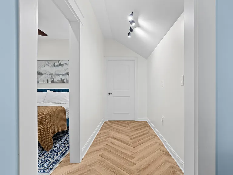 1233 Wilmington Island Rd #D — Photo 12
