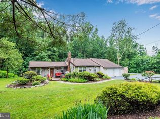 1015 Roberts Valley Rd, Harrisburg, PA 17110