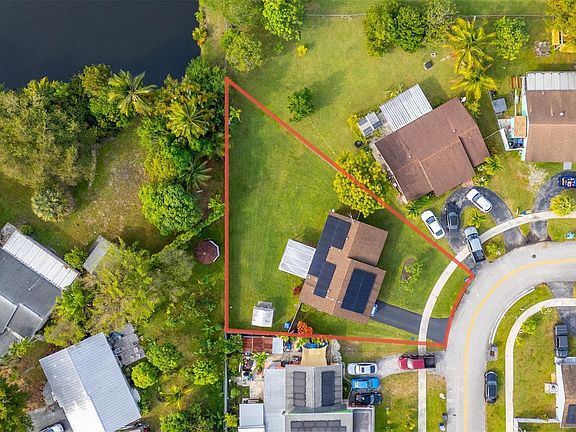 3rd image of 7822 SW 7th Court