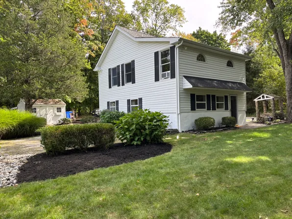 10 Marion St, West Milford, NJ 07480