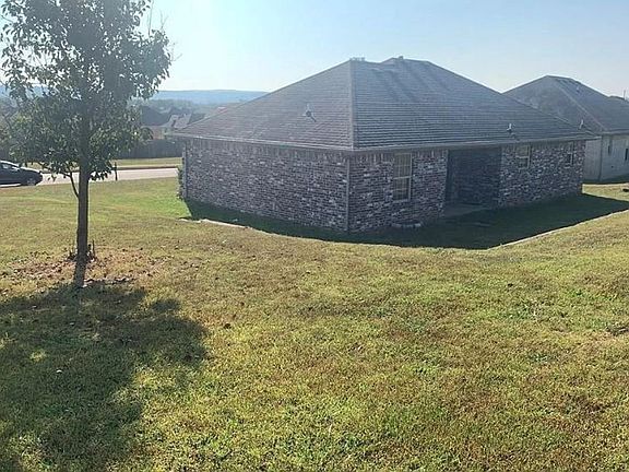 2nd image of 1089 Sara Beth St