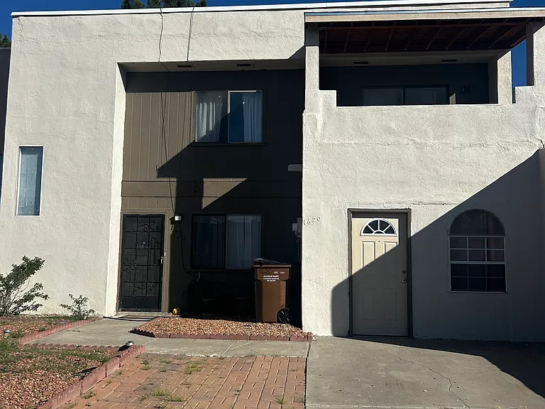 1620 Birch Ct — Photo 9