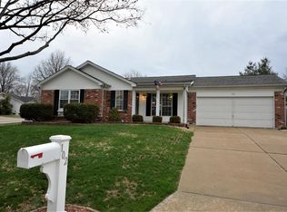 102 Spencer Ct, Saint Peters, MO 63376