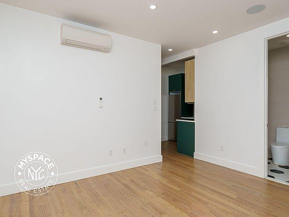 3rd image of 1027 Putnam Ave #1B