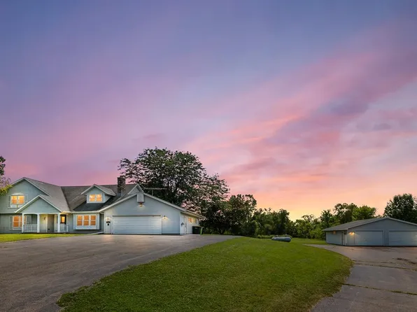 3821 Fairview Rd, Neenah, WI 54956
