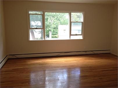 4th image of 48 Roosevelt Ave #B