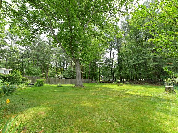 3rd image of 17860 Merrywood Ln