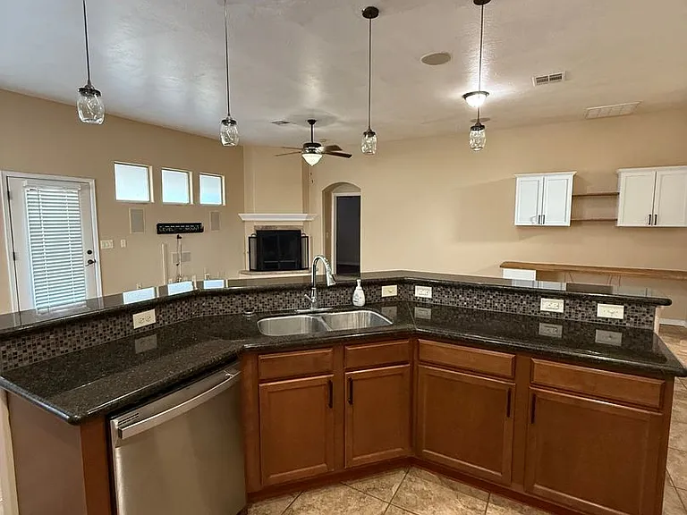2043 Villa Napoli Loop E — Photo 25