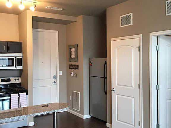 3rd image of 497 Angliana Ave