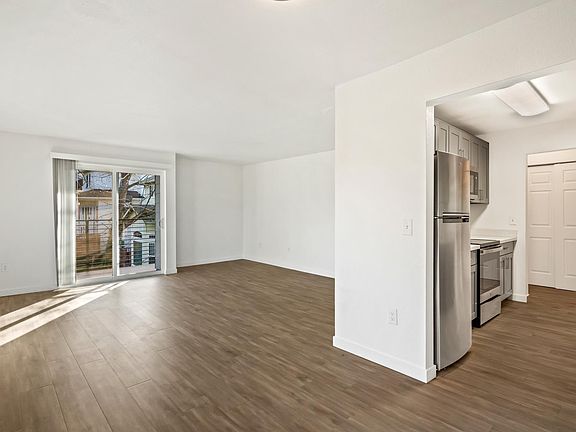 4th image of 4345 32nd Ave W APT 406