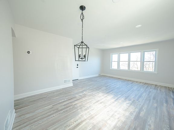 4th image of 2242 N Lavergne Ave Unit 2