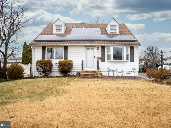 3 Duncan Dr, Hamilton, NJ 08690