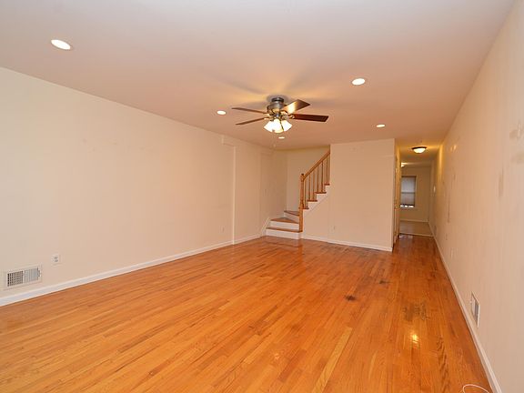 2nd image of 149 Dartmouth Loop #318