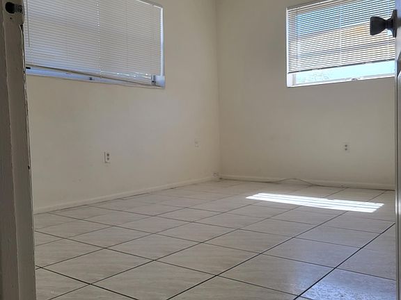 4th image of 7211 Venetian St #12