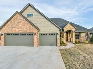 4616 Deerfield Dr, Edmond, OK 73034