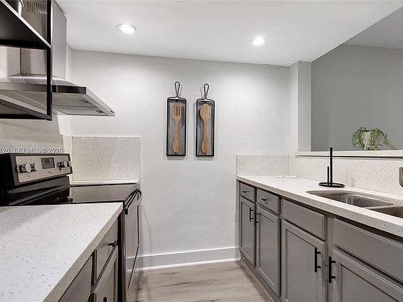 5th image of 14204 NE 3rd Ct #8C
