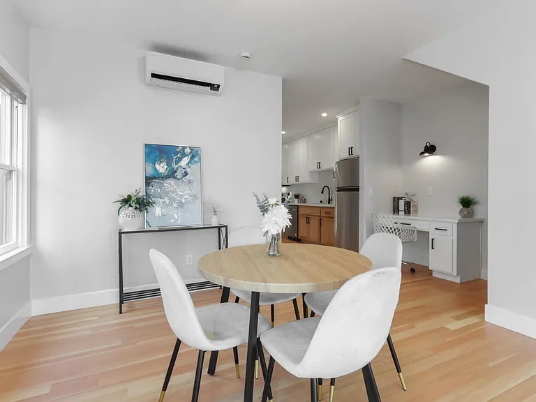 1720 U St #4 — Photo 10