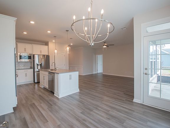 3rd image of 109 Pinehurst Rd