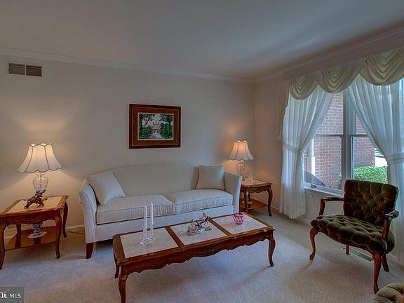 5th image of 2041 Harrogate Rd