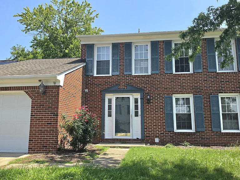 901 Fairborn Cir — Photo 2