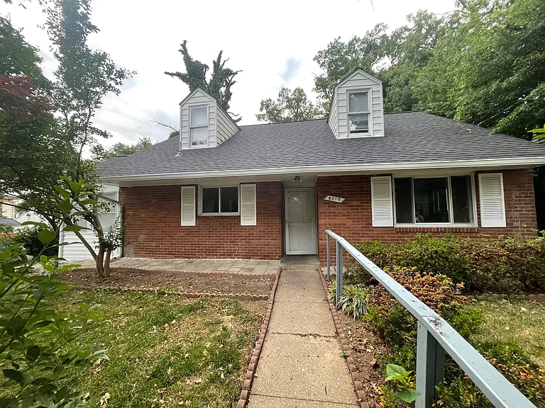 8210 Tahona Dr — Photo 1