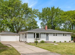 1623 S Van Dyke Rd, Appleton, WI 54914