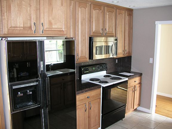 4th image of 4884 Pepperwood Way