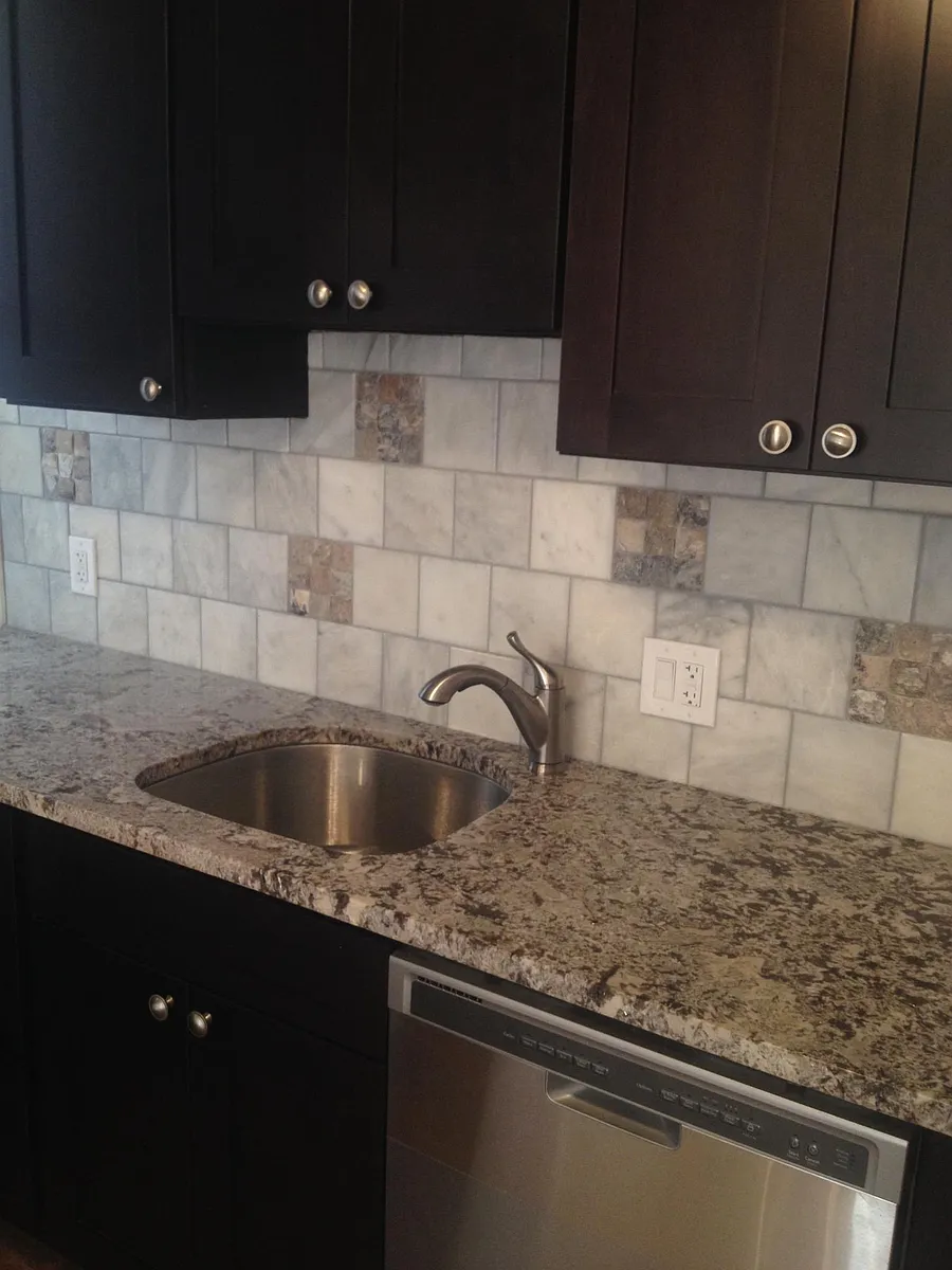 Building Photo - 802 S 6th St #1