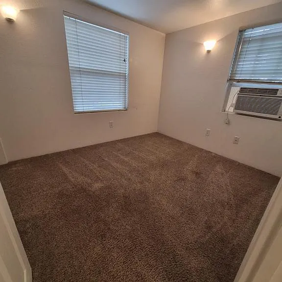 296 Reddy St — Photo 10