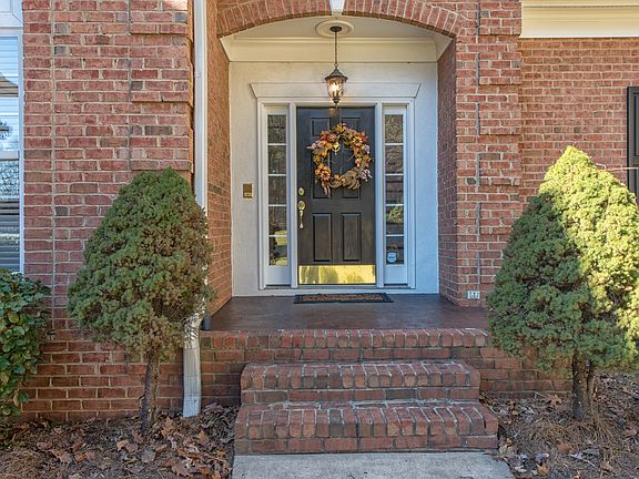 2nd image of 148 Sunrise Cir