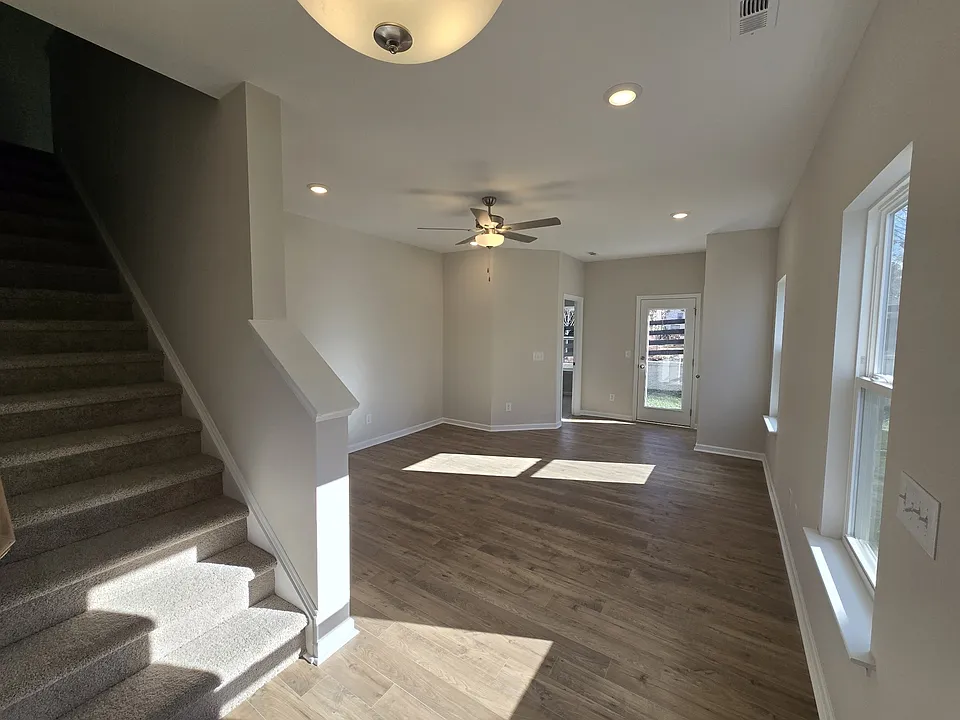 5158 Pace Park Cir #1