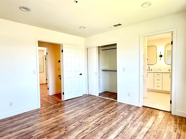 Master Bedroom with En-Suite