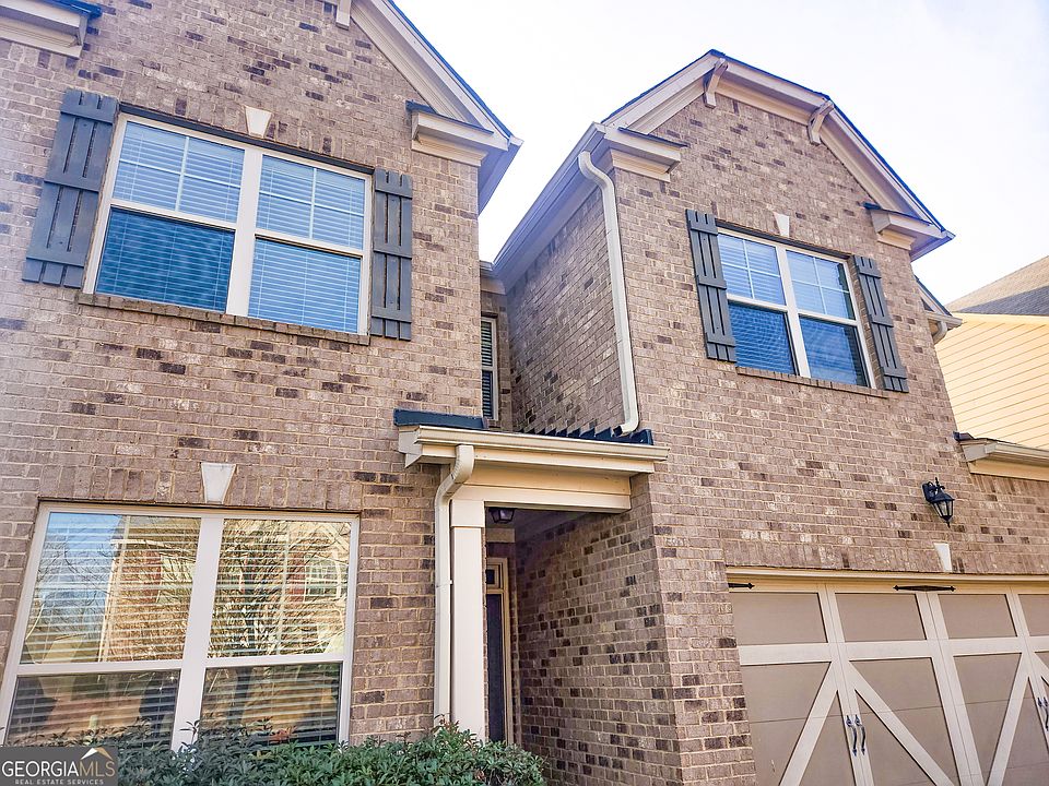 1st image of 420 Devon Creek Ct NE