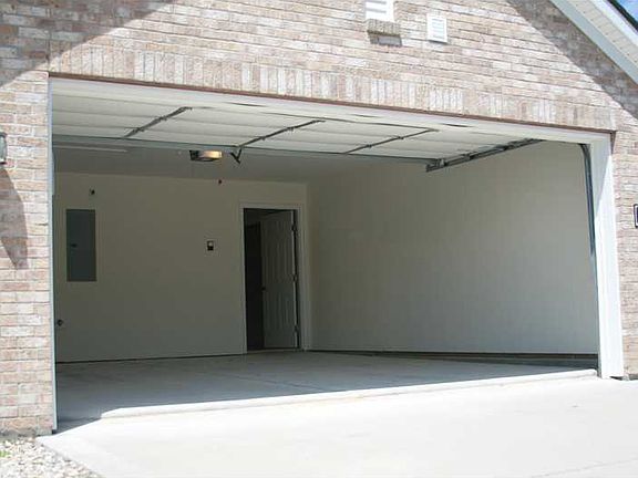 2nd image of 11504 Grassy Ct Unit 102