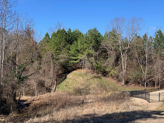 2nd image of 1092 Augusta Dr