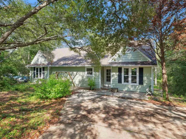 2757 Avenida De Soto, Navarre, FL 32566