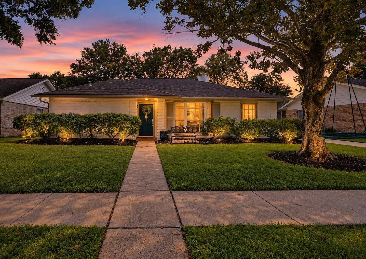 4 bed, 2.0 bath, 1882 sqft, $2,300 — Photo 1