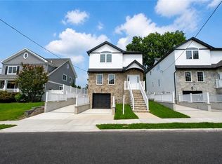 685 Oakland Ave, Staten Island, NY 10310