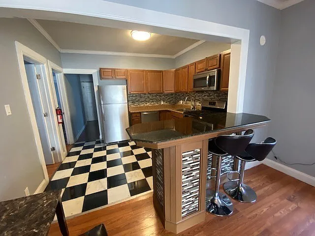 109 Lexington Ave — Photo 4