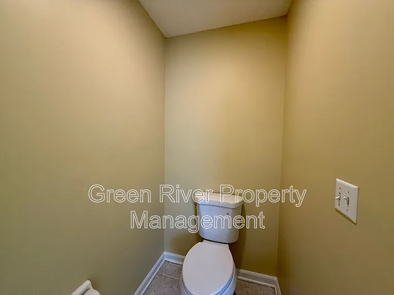 8716 Canopy Oaks Dr — Photo 33