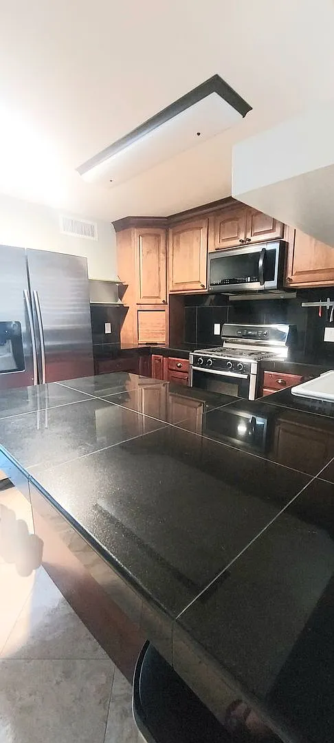 Check out this Fantastic home in Tempe — Photo 4