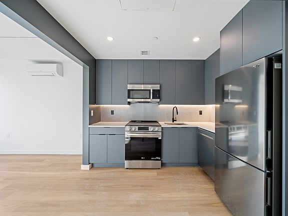 5th image of 931 Carroll St #1127