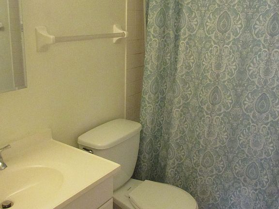 5th image of 3803 N Oak Dr Unit B11
