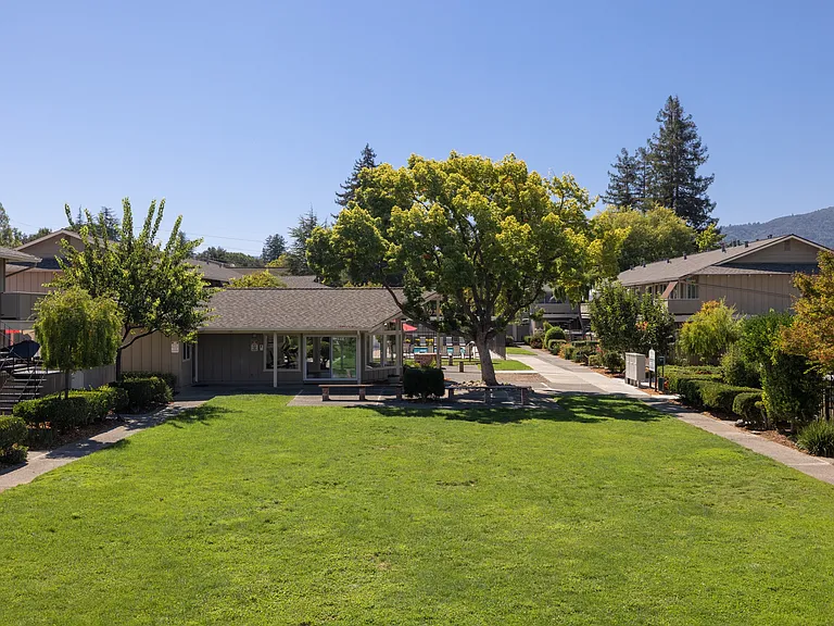 Los Gatos Gardens — Photo 38