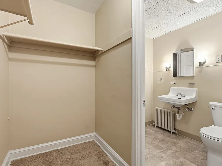 79 W Market St #G — Photo 28