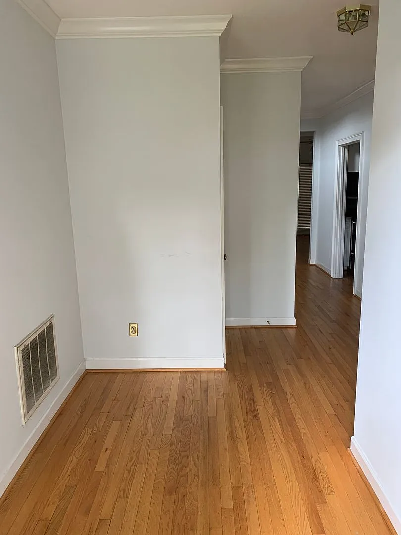 Prime Devine Street Location | 3 Bed, 3 Bath Available August 15 — Photo 3