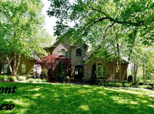 719 Laurelwood Cir, Bowling Green, KY 42103